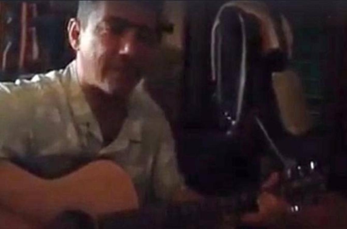 "Trafugato" un vecchio video privato del sindaco Casto che intona una canzone sui giornalisti e la verit&agrave;