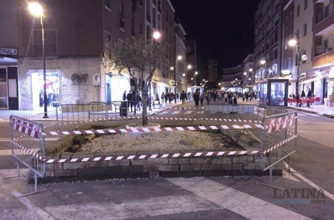 Piazzetta abusiva nella ztl, una denuncia