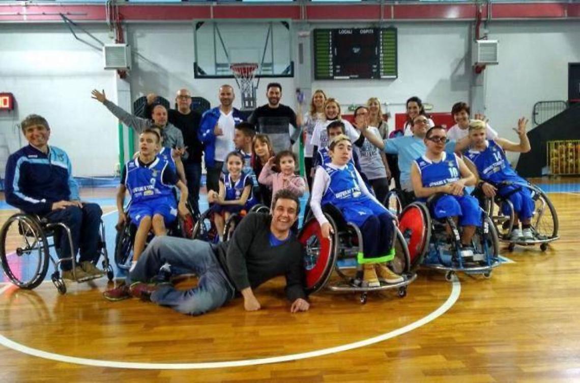 Benacquista Latina, l'evento con i ragazzi del basket in carrozzina