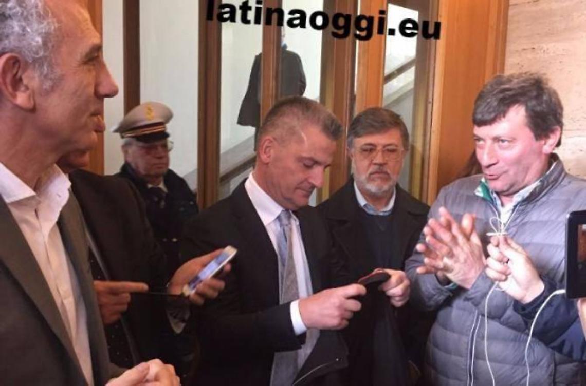 Mercato chiuso per lavori, la protesta dei commercianti 