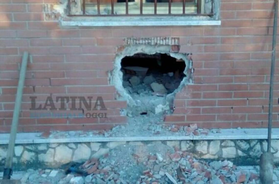 E ora la banda del buco si dedica alle abitazioni