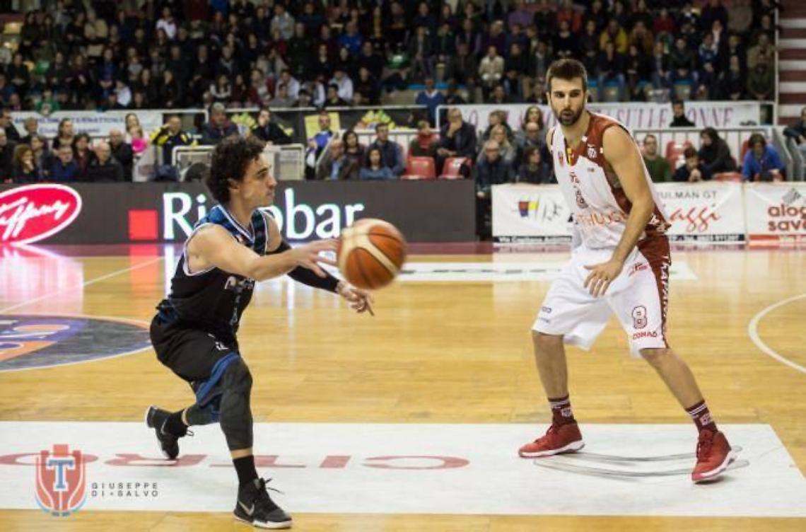 Benacquista Latina stellare in casa del Trapani. Playoff sempre più vicini