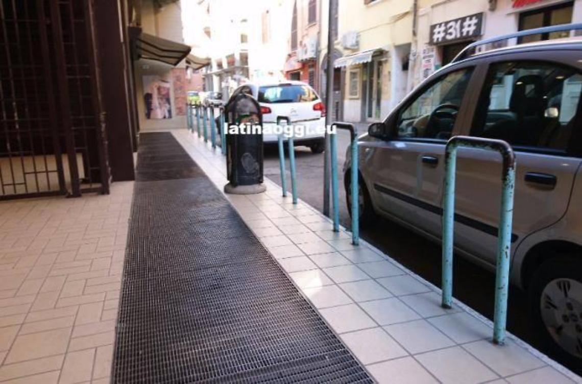 Gli rubano quattro biciclette in altrettanti anni e nello stesso punto, lo sfogo di un docente