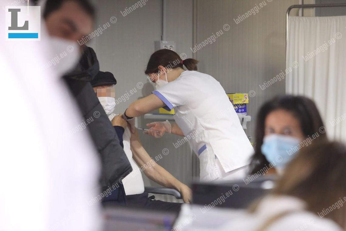 Coronavirus, al via la vaccinazione nelle isole di Ponza e Ventotene