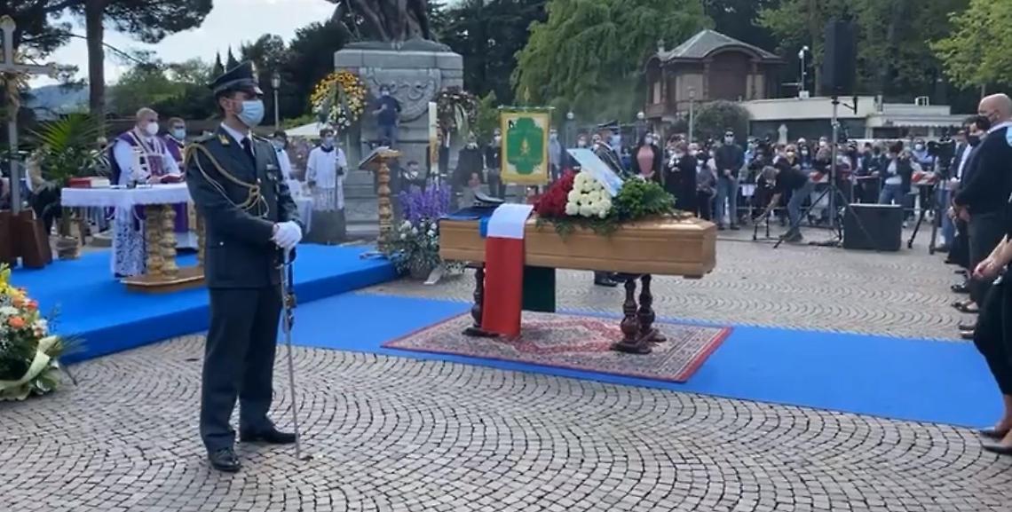 L'ultimo saluto del mondo dello sport al canottiere Filippo Mondelli