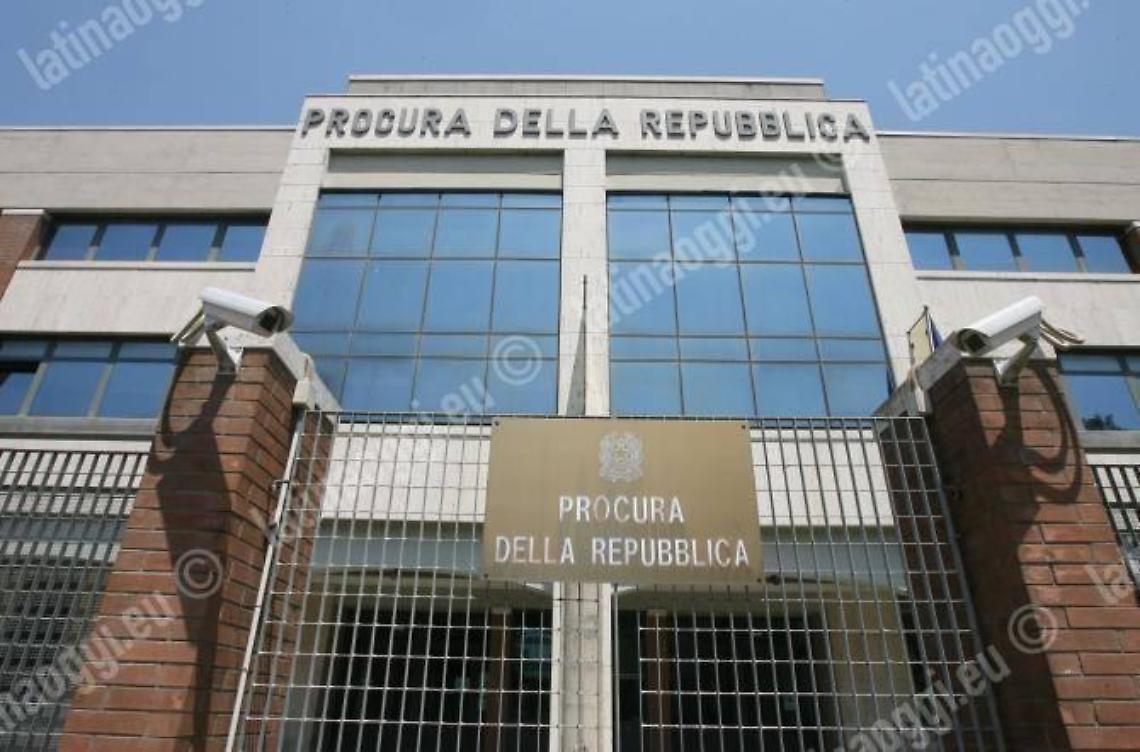 Minacce dagli occupanti abusivi, il caso in Procura