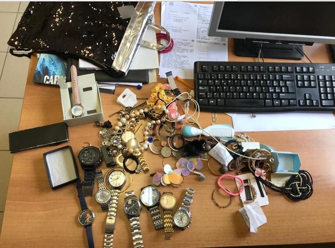 Svaligiano un'abitazione, due donne arrestate in flagranza di reato