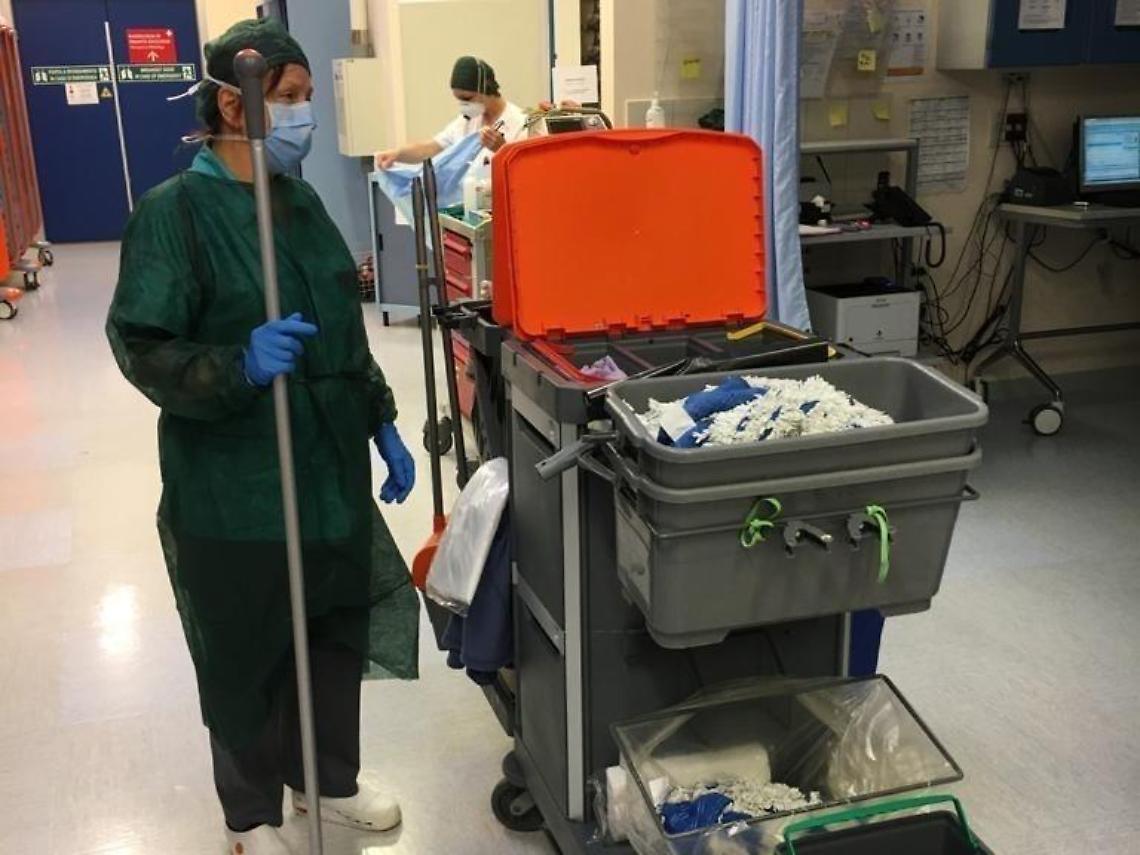 Pulizie negli ospedali, il sindacato Clas: addetti in bilico