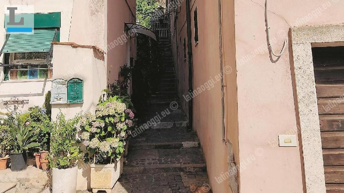 Caccia alla rete del terrorista, si cercano i fiancheggiatori di Karim