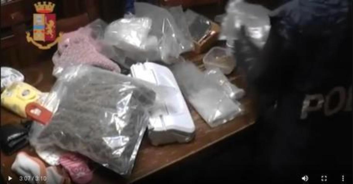 Droga nel camion, ora si cerca la banda: indagini serrate