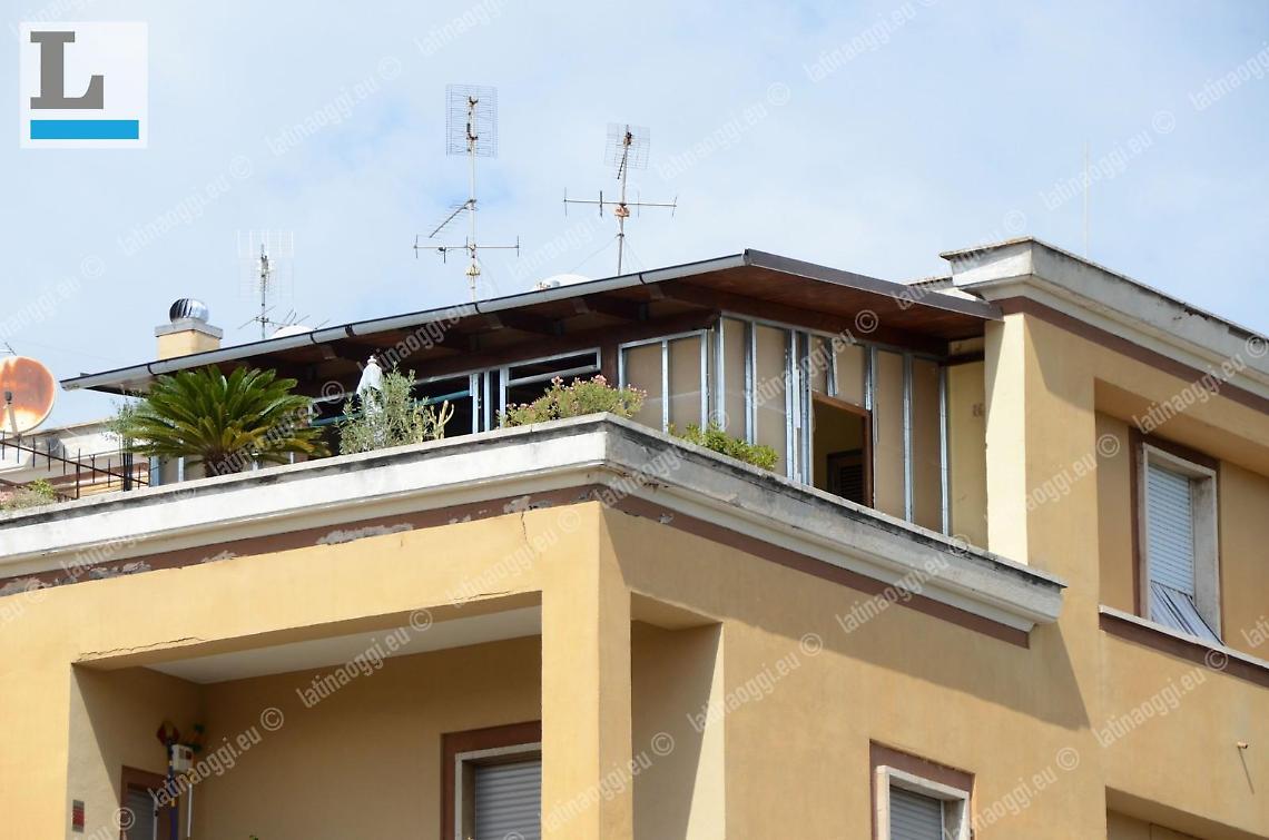 Abuso sfacciato sull'attico in centro: la zona è sottoposta a vincolo storico