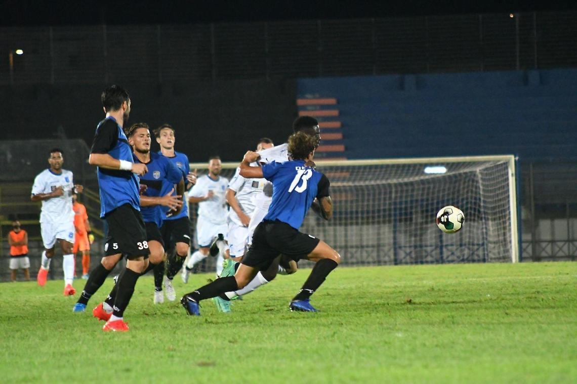 La doppietta di Carletti fa felice il Latina: 2-0 alla Paganese