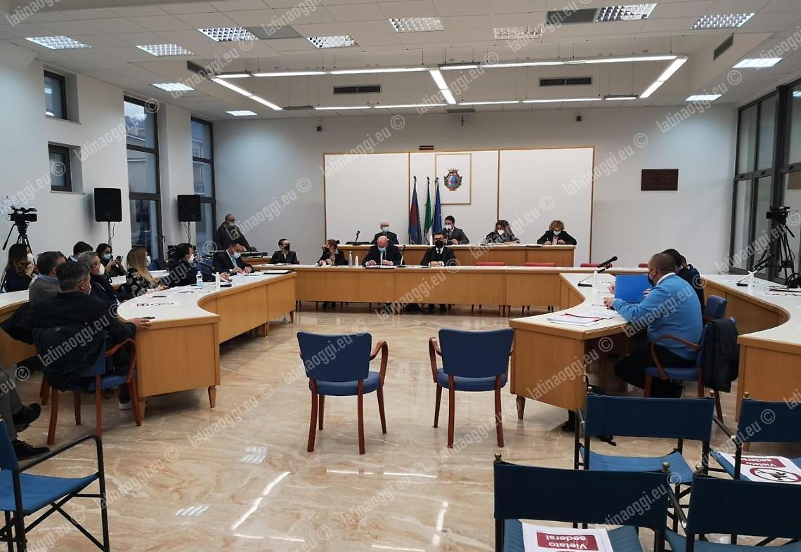 Interventi troppo lunghi in Consiglio, la trascrizione costa troppo