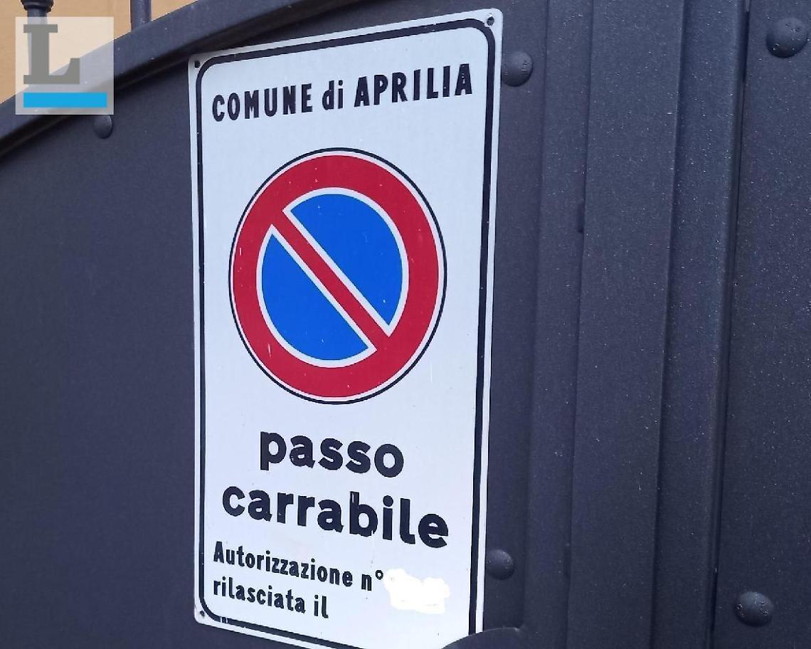 Cartelle “pazze” sui passi carrabili, Fratelli d'Italia:  «Errori dal Comune»
