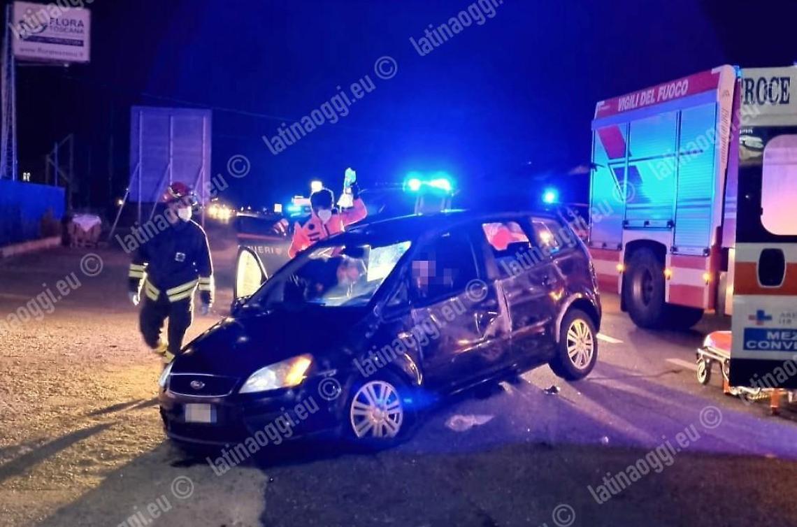 Denunciato l'automobilista rimasto ferito sulla Pontina: positivo all'alcol test