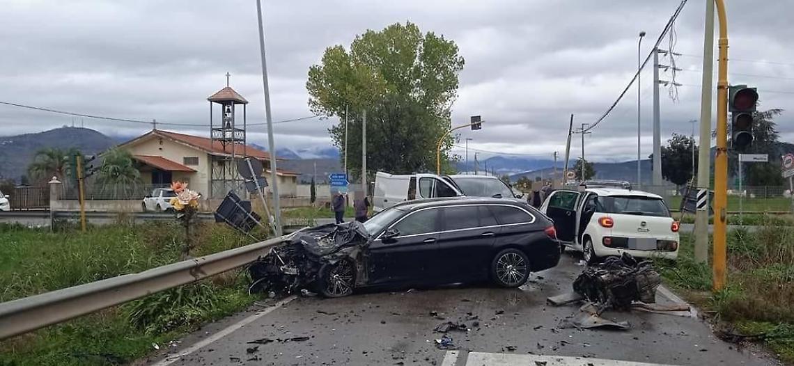 Incidente sulla Migliara: tre veicoli convolti nello scontro