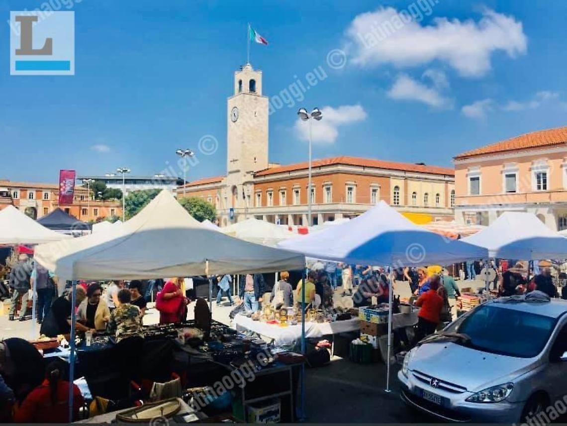 Il Mercatino della Memoria torna in piazza: domani l'appuntamento in centro