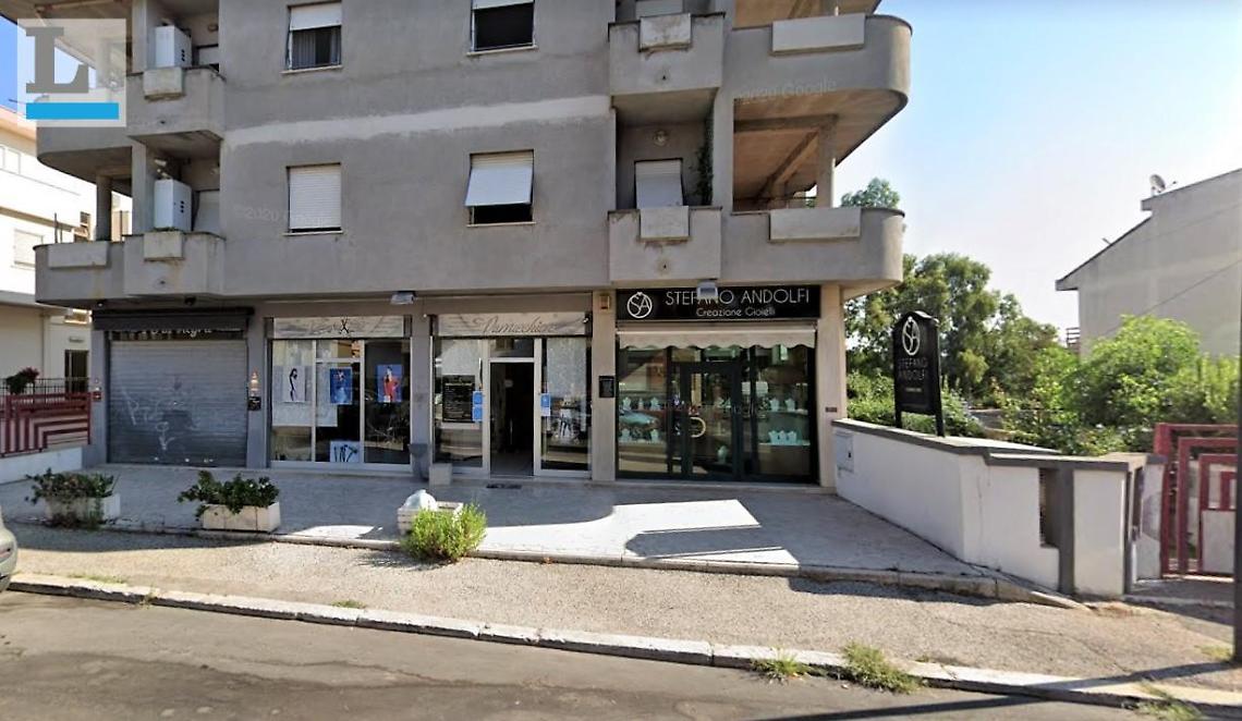 Maxi furto in gioielleria, bottino di circa 70mila euro