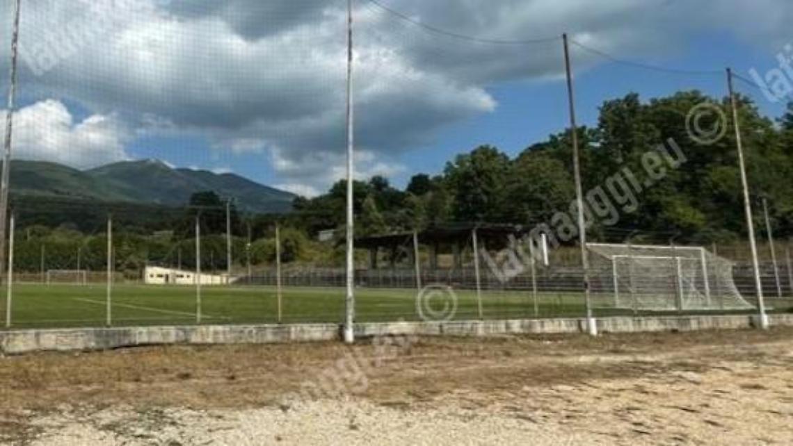 Buu razzisti dagli spalti, la squadra decide di ritirarsi