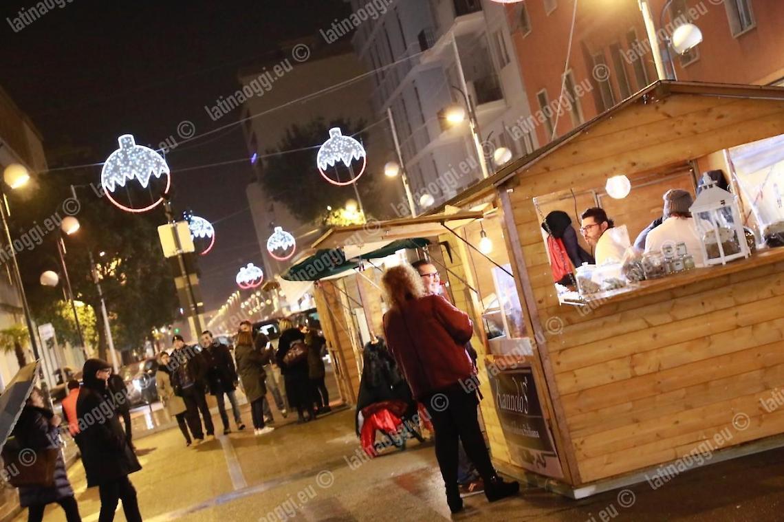 La città si prepara al Natale: la festa tra il centro e i borghi
