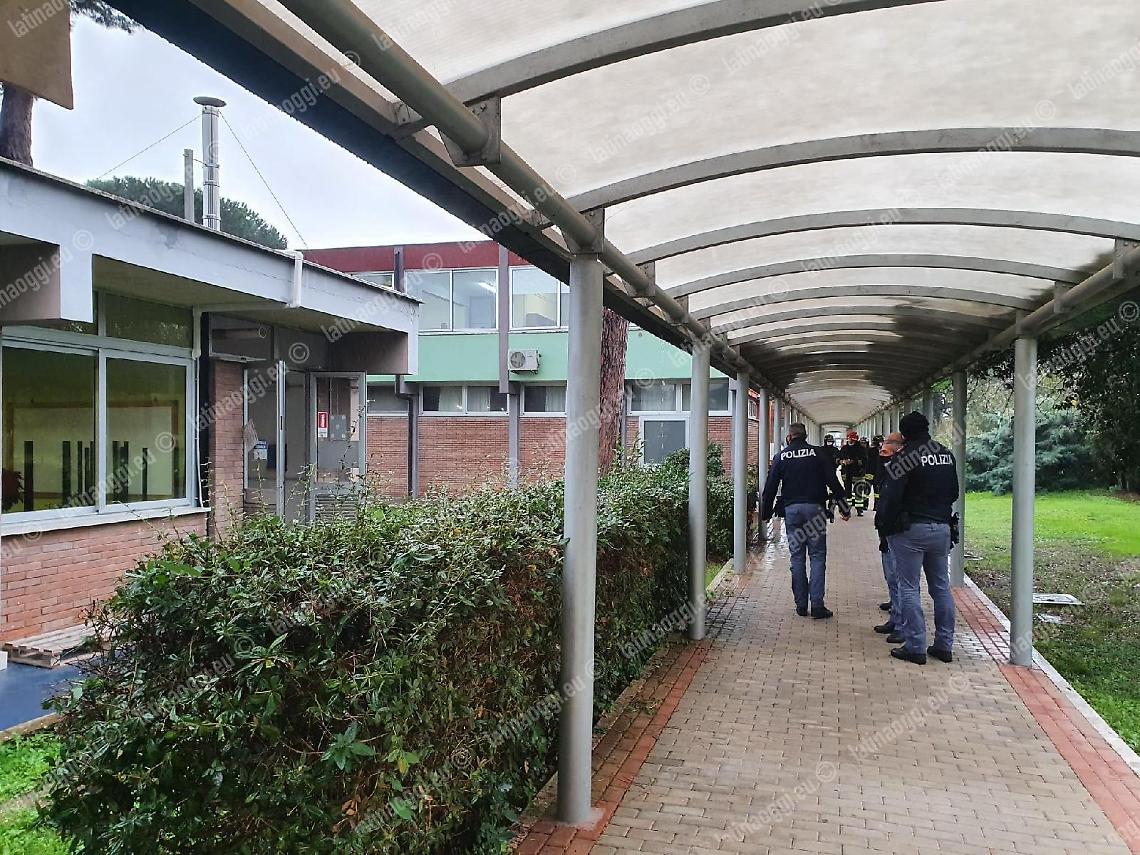 Operai investiti da una fiammata mentre controllano la caldaia