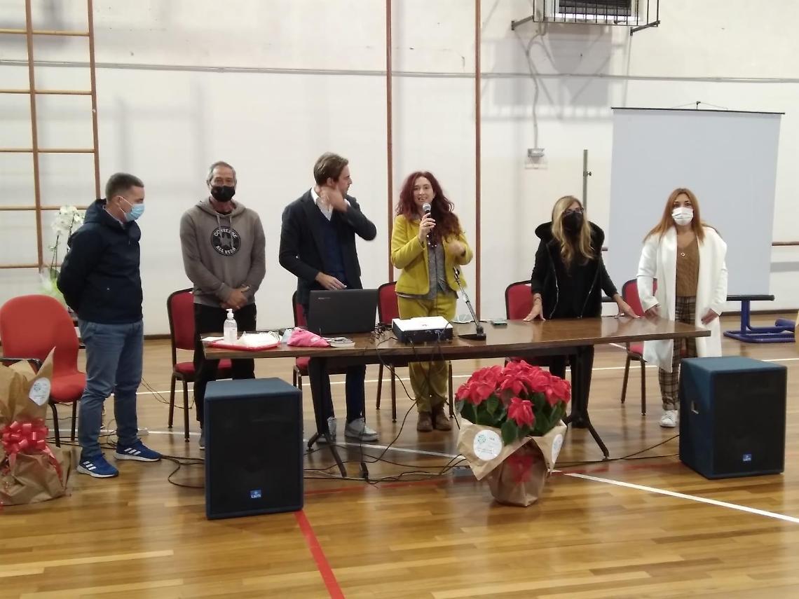 La palestra dell'Einaudi Mattei apre alle associazioni sportive