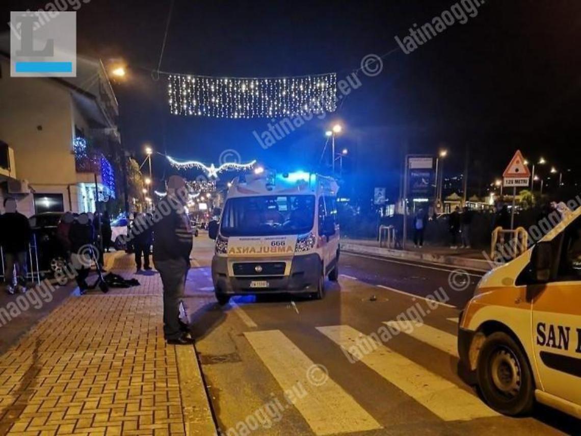 Investe e uccide un pedone: fugge, ma l'auto perde la targa