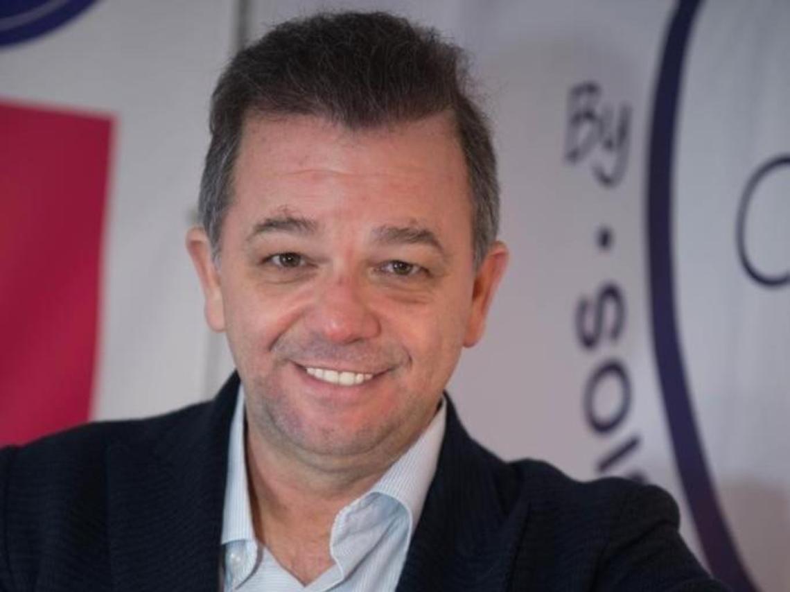 Gianfranco De  Rosa si racconta nel suo libro "Ho due palle per raccomandazione"