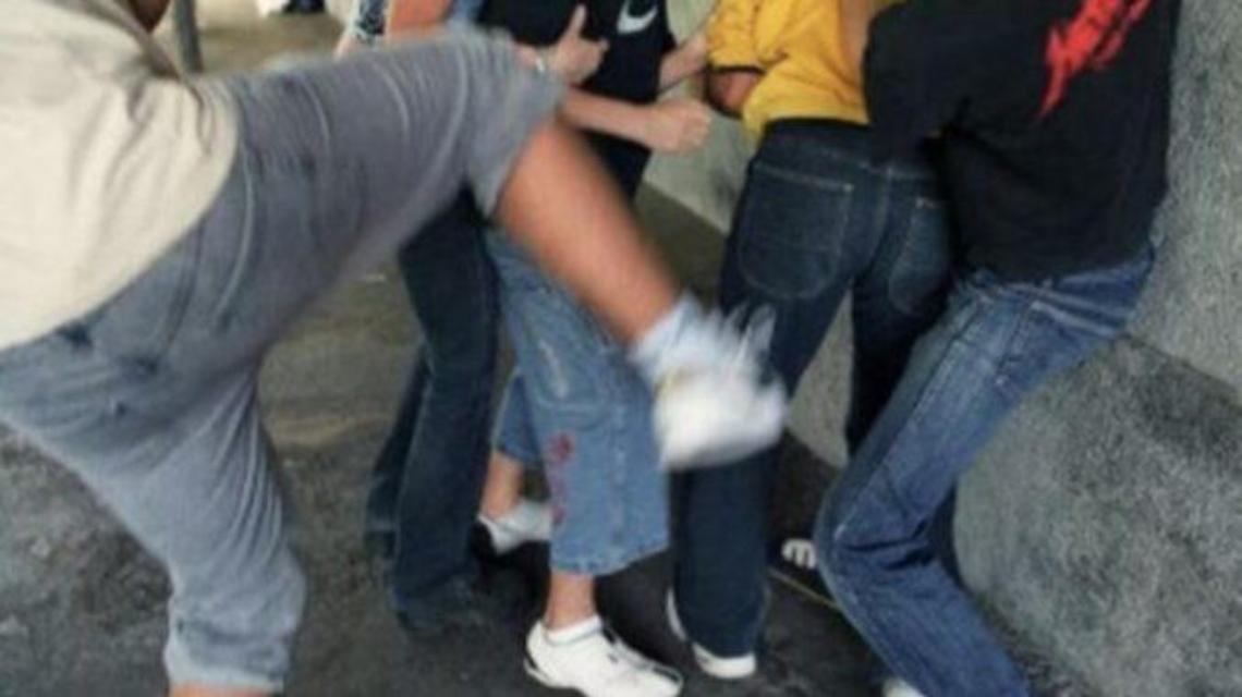Rissa tra stranieri con bastoni e bottiglie, emessi 6 Daspo Willy