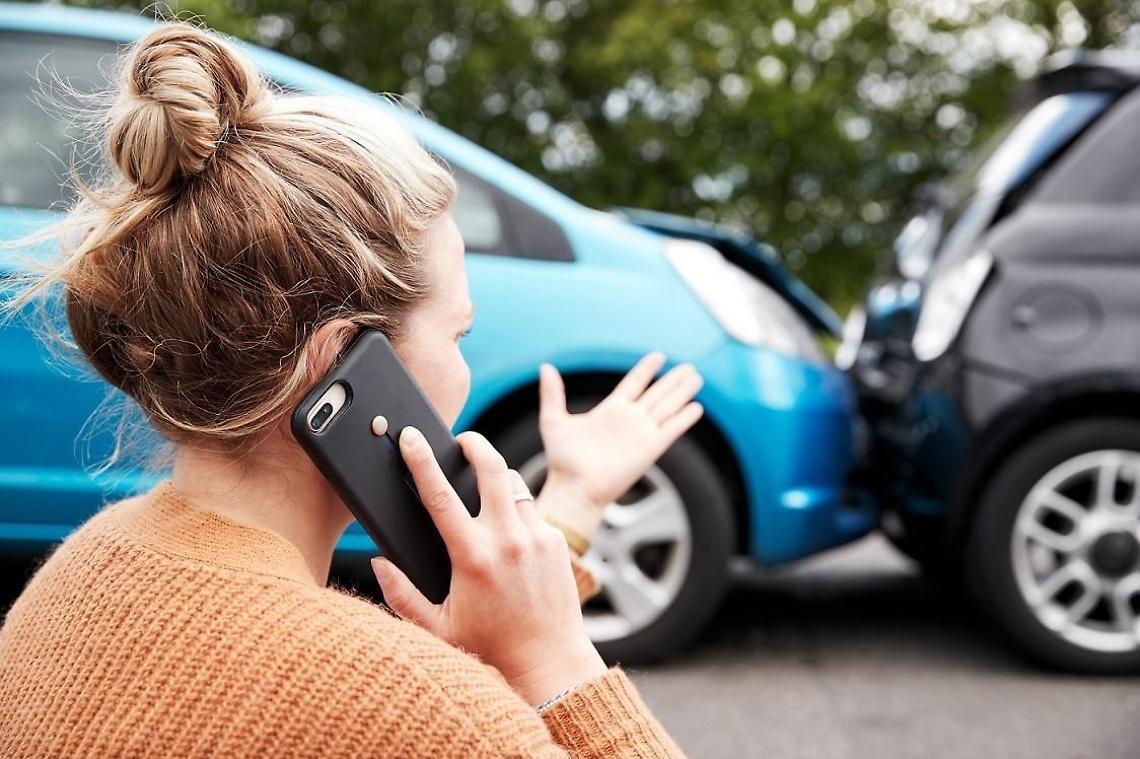 Rc Auto, prezzi in calo ma i premi restano tra i più cari