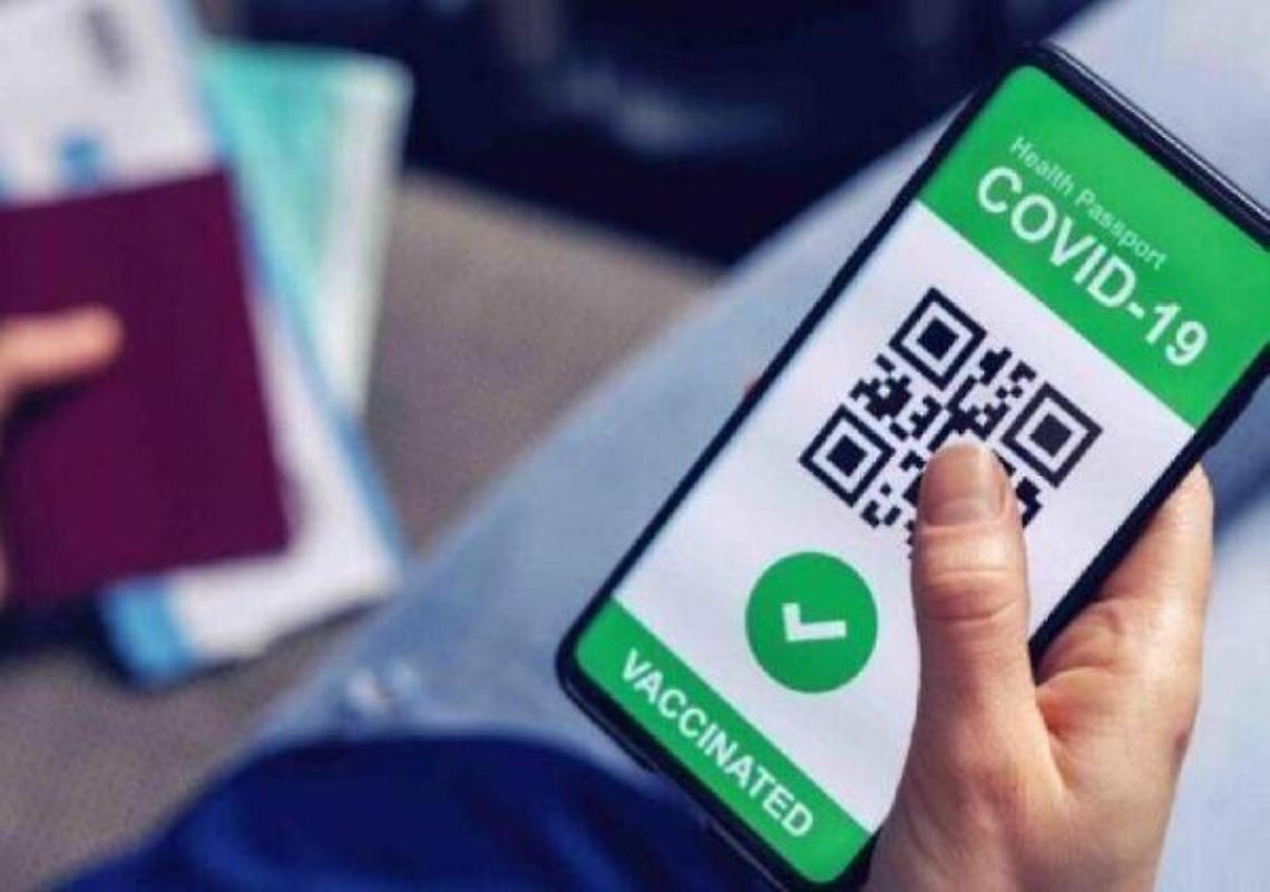 Green pass, lo scambio delle tessere sanitarie. Allerta tra i farmacisti