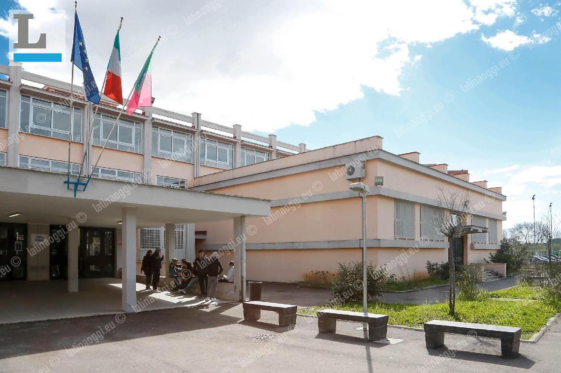 A lezione di impianti marittimi al Galilei Sani: domani l'open day
