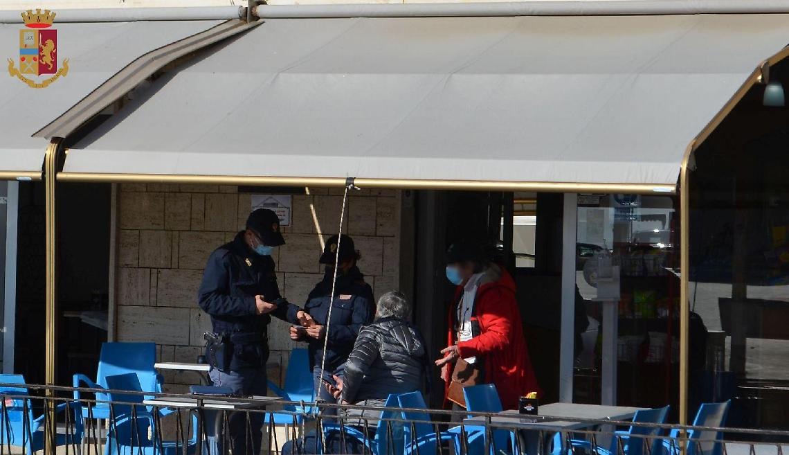 Green Pass, controlli a tappeto nei locali del litorale