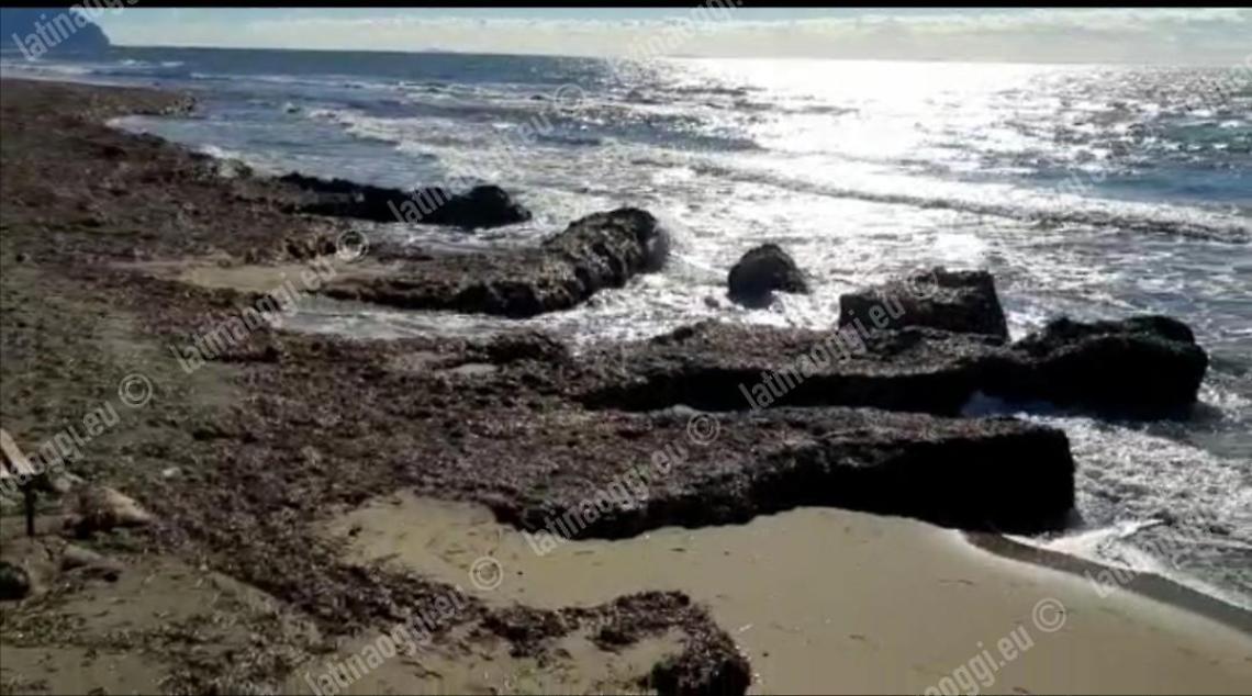 Storie di antichi vulcani, riaffiorano le tracce dal lungomare di Sabaudia