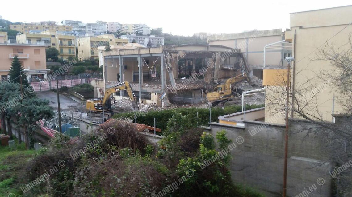 Evasione da 1,4 milioni di euro, sequestrata  l'area dell'ex scuola americana