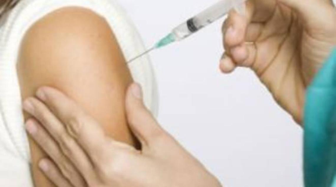 Finti vaccini per il green pass, medico nel mirino della Finanza