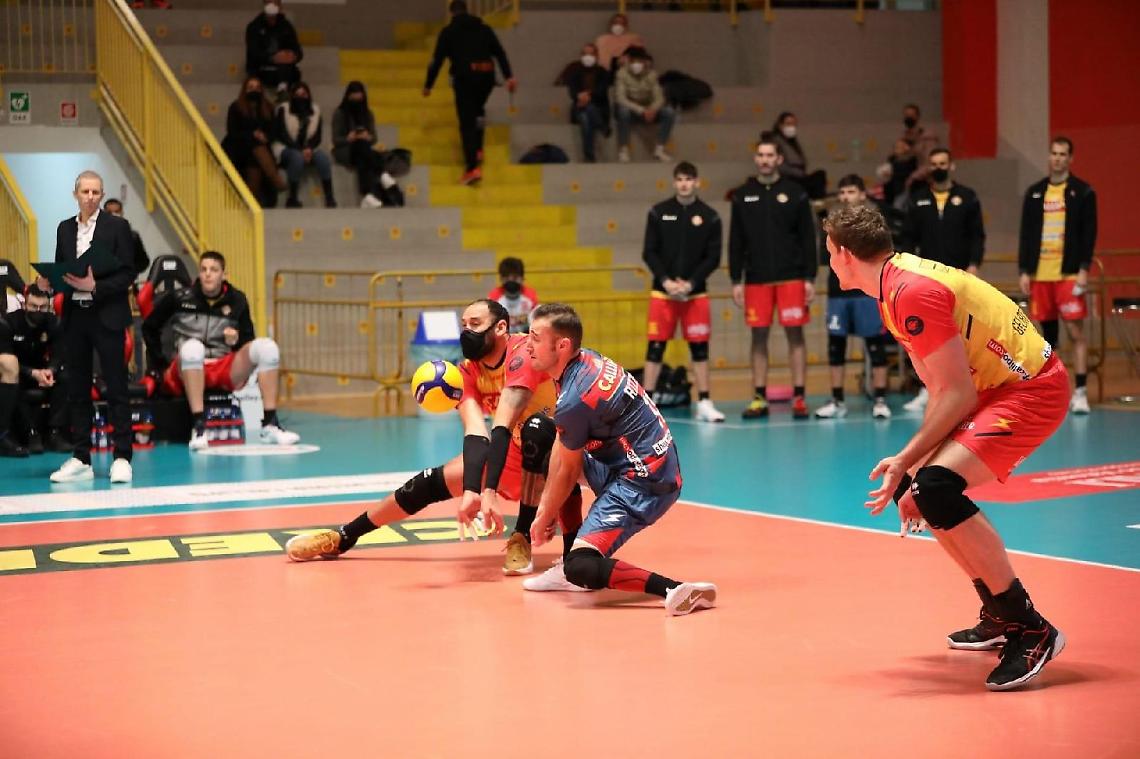 La Top Volley Cisterna passa a Vibo Valentia e vede la salvezza