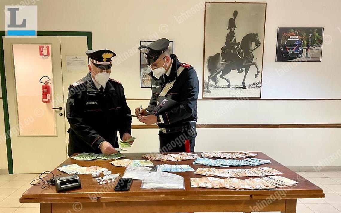 Oltre un etto e mezzo di cocaina e 40mila euro in casa: arrestato pensionato pusher
