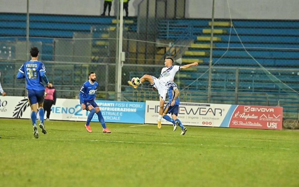 Il Latina va sotto ad Andria ma poi reagisce e pareggia con Carletti