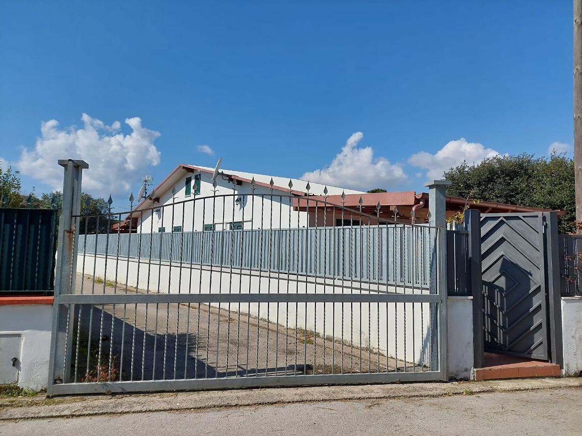 Sigilli al villino abusivo vista mare