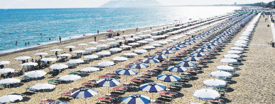 Bagnini di Terracina, erano tutte carte false: le indagini