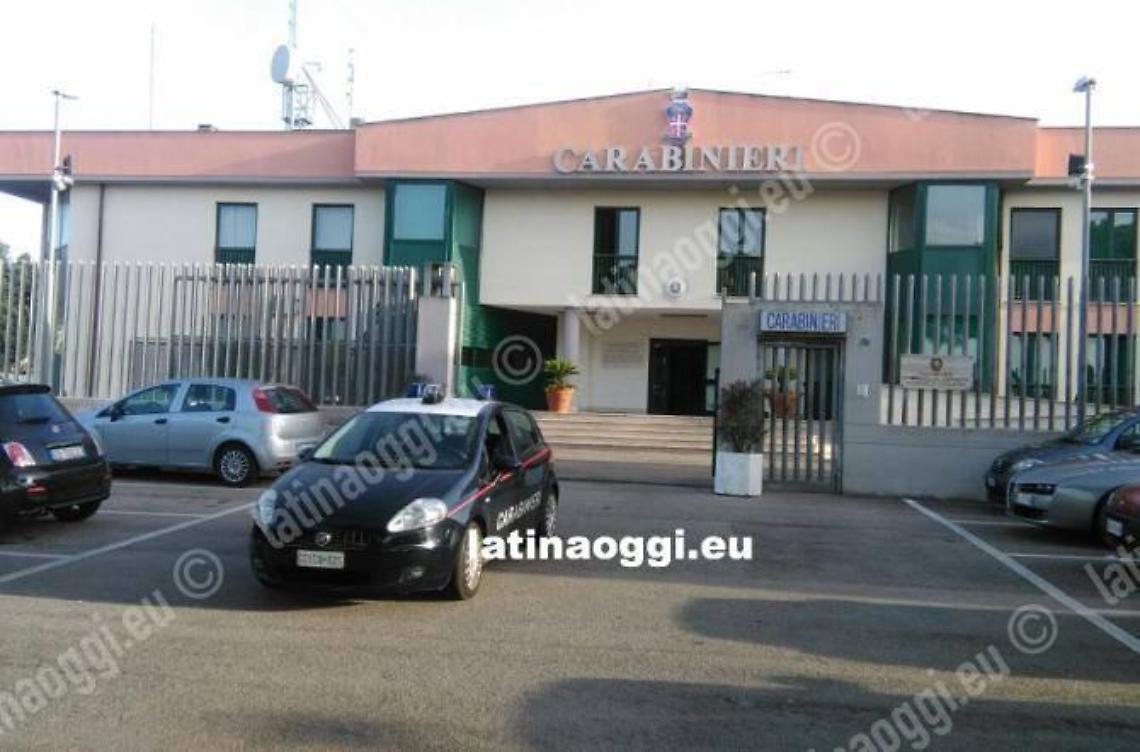 Furto di slot al bar con l'auto rubata