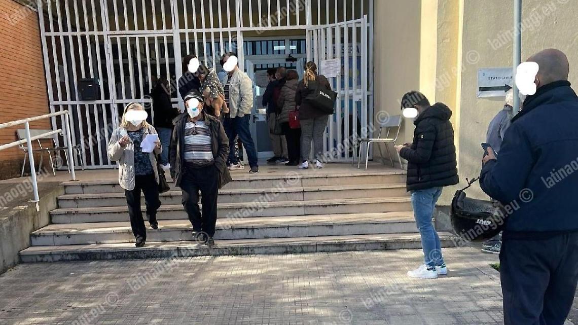 Contagi tra gli impiegati, caos all'ufficio anagrafe