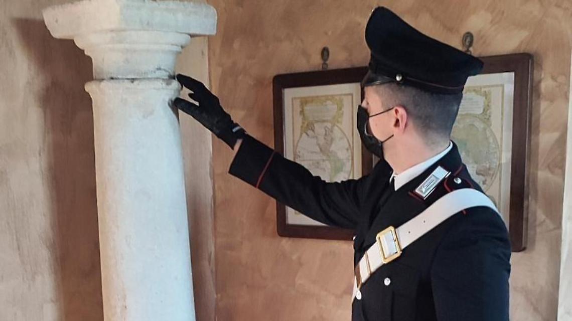 Materiale archeologico prelevato dai fondali in una villa: scatta il sequestro