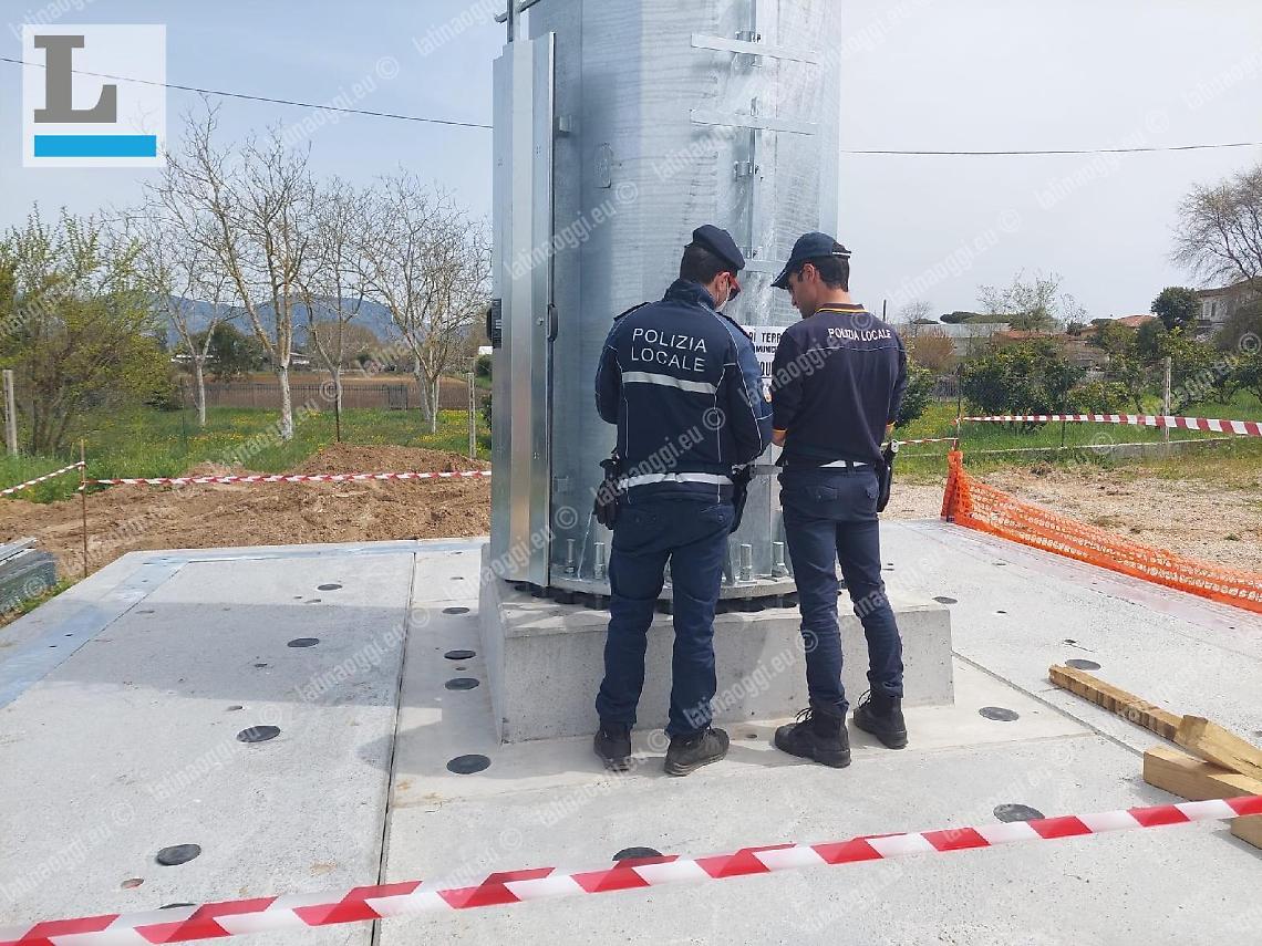 Nuova antenna, scattano i sigilli: contestata la violazione urbanistica
