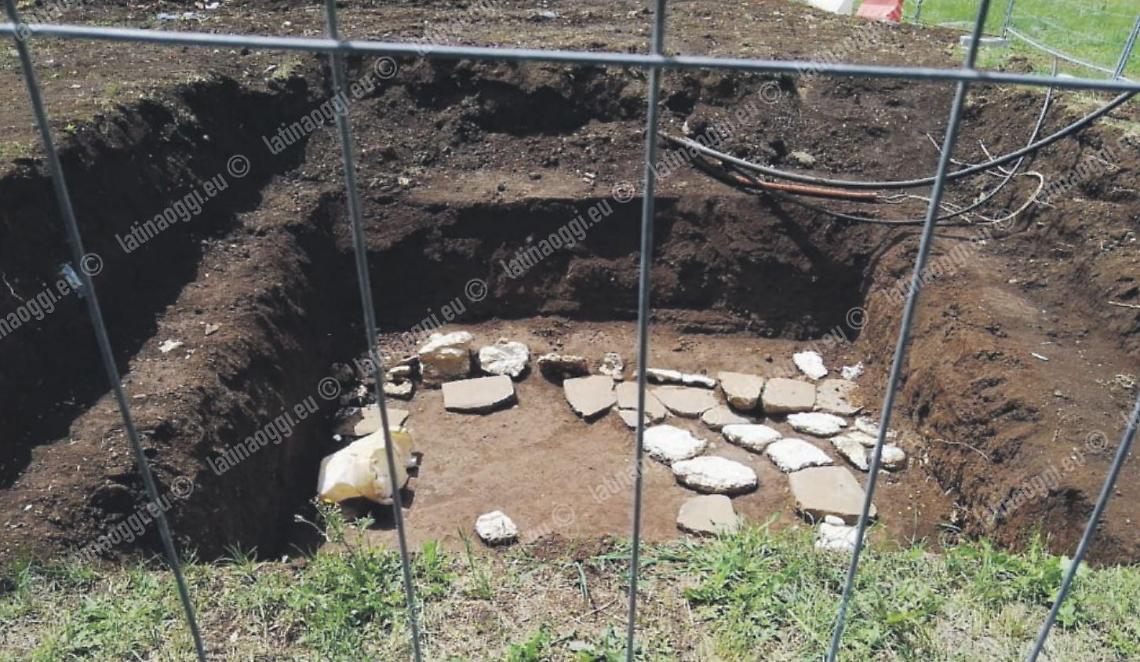 I nuovi scavi a Cisterna portano alla luce   un'antica strada di epoca romana