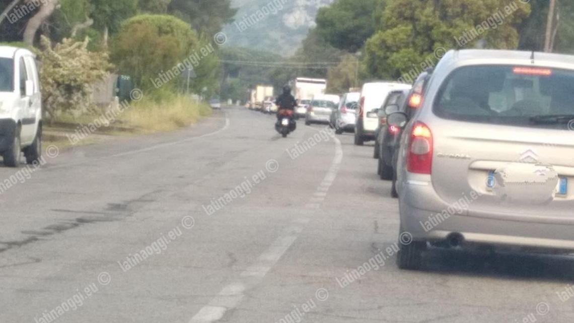 Si stacca un cavo, chiusa la galleria di Terracina