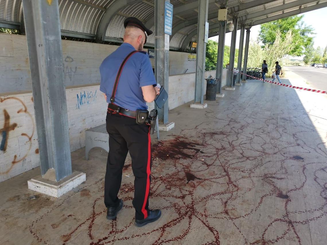 Perde al videopoker e tenta di suicidarsi tagliandosi le vene
