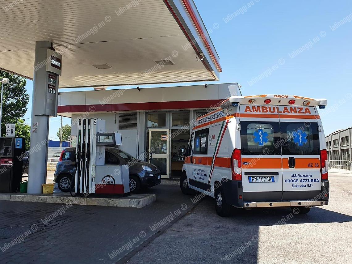 Colpo in via Epitaffio, benzinaio ferito dai rapinatori