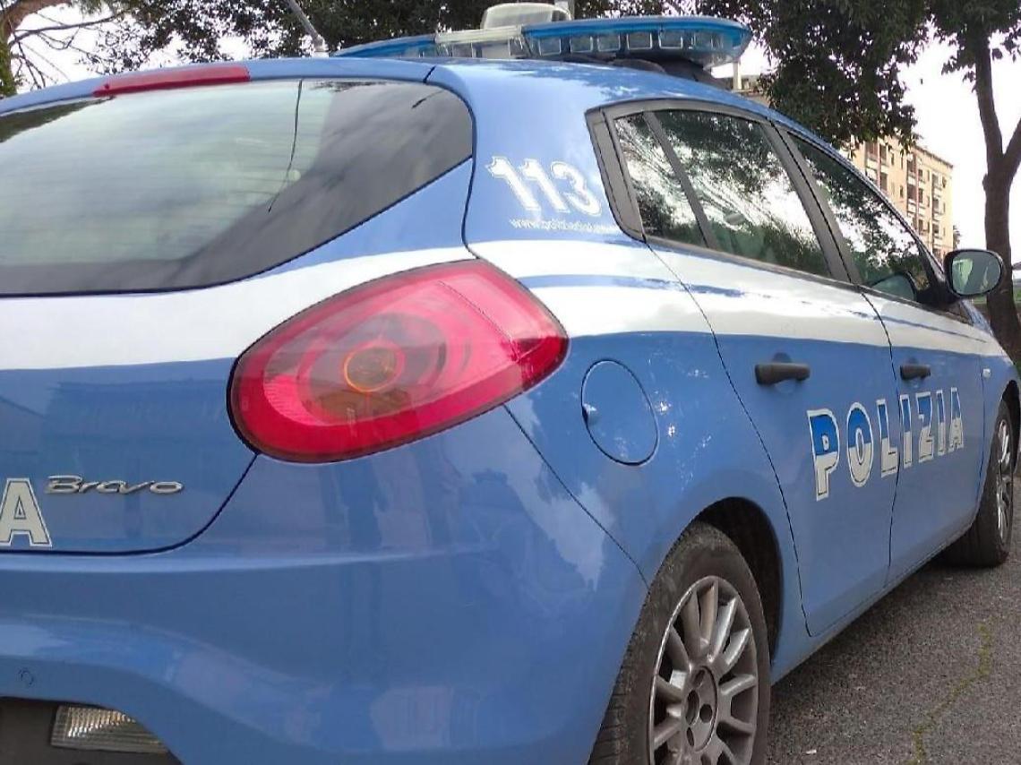 Danneggia i giochi per bambini, 25enne denunciato dalla polizia